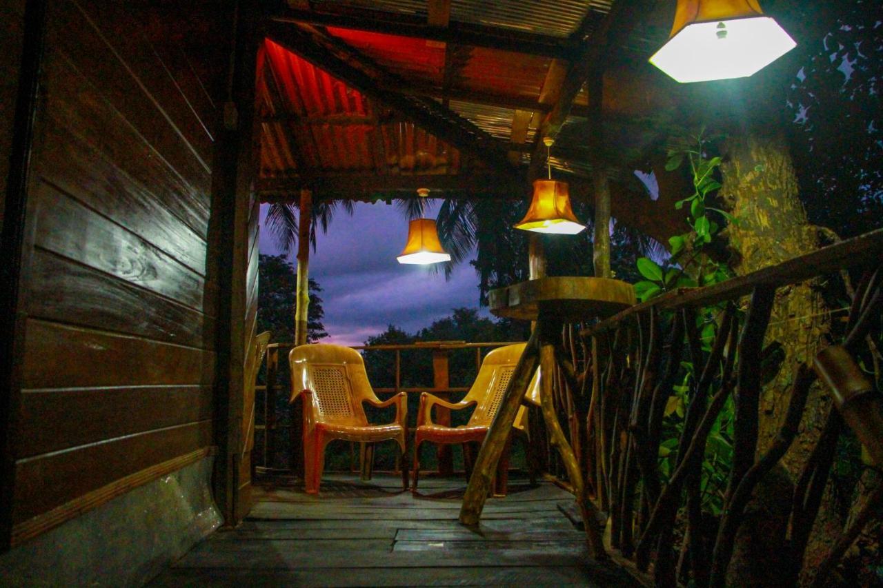 Experience The Comforts Of An Amazing Treehouse Sigiriya Exterior foto
