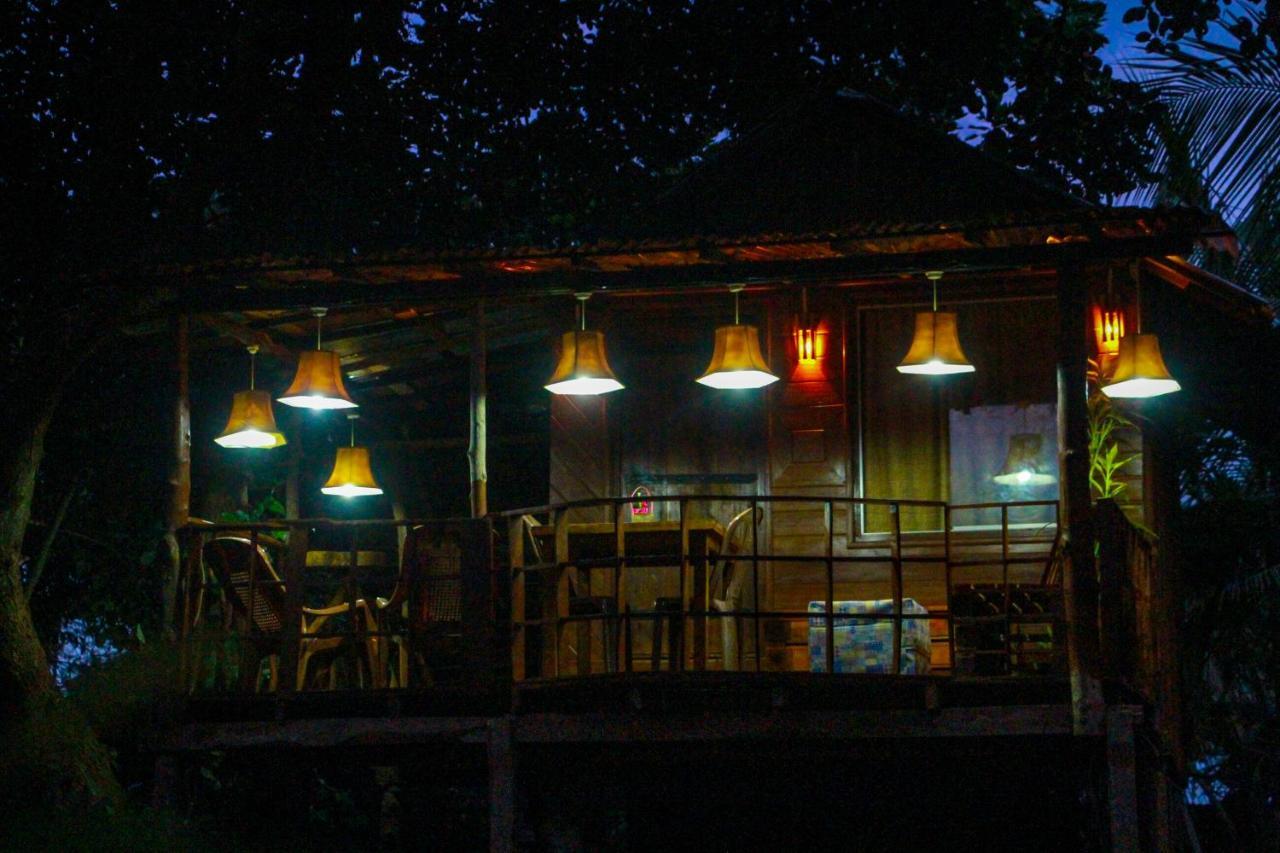 Experience The Comforts Of An Amazing Treehouse Sigiriya Exterior foto